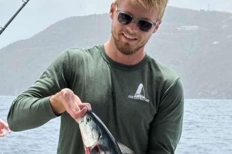 Review img # 1 of the yacht THE ADVENTURE