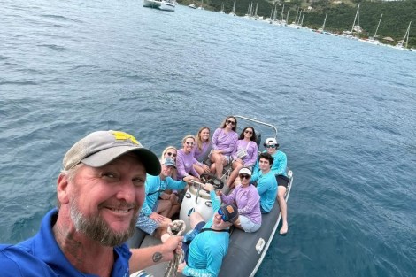 Review img # 23 of the yacht TOUCH THE SKY