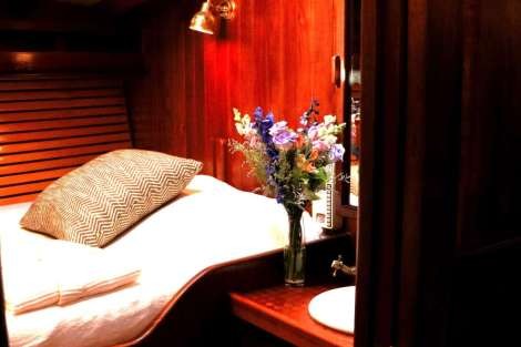 Review img # 21 of the yacht TREE OF LIFE