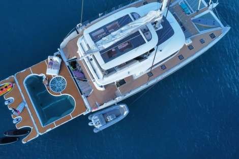 Review img # 1 of the yacht Triwing Endor – Winter