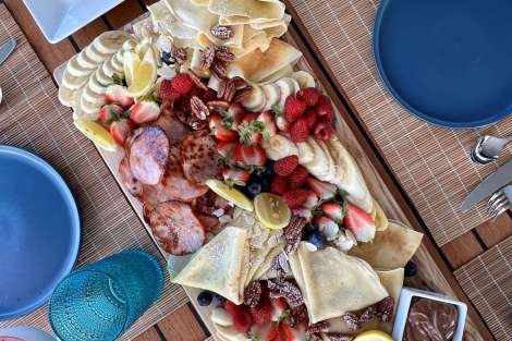 Review img # 47 of the yacht UNWAVERING