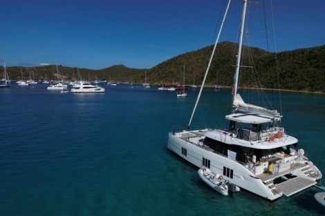 Review img # 35 of the yacht UNWAVERING