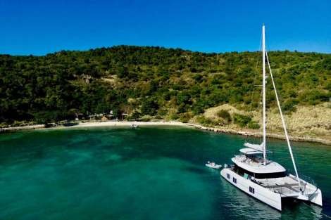 Review img # 3 of the yacht UNWAVERING