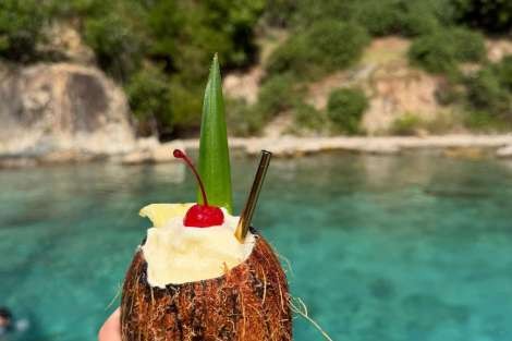 Review img # 4 of the yacht XANDROS